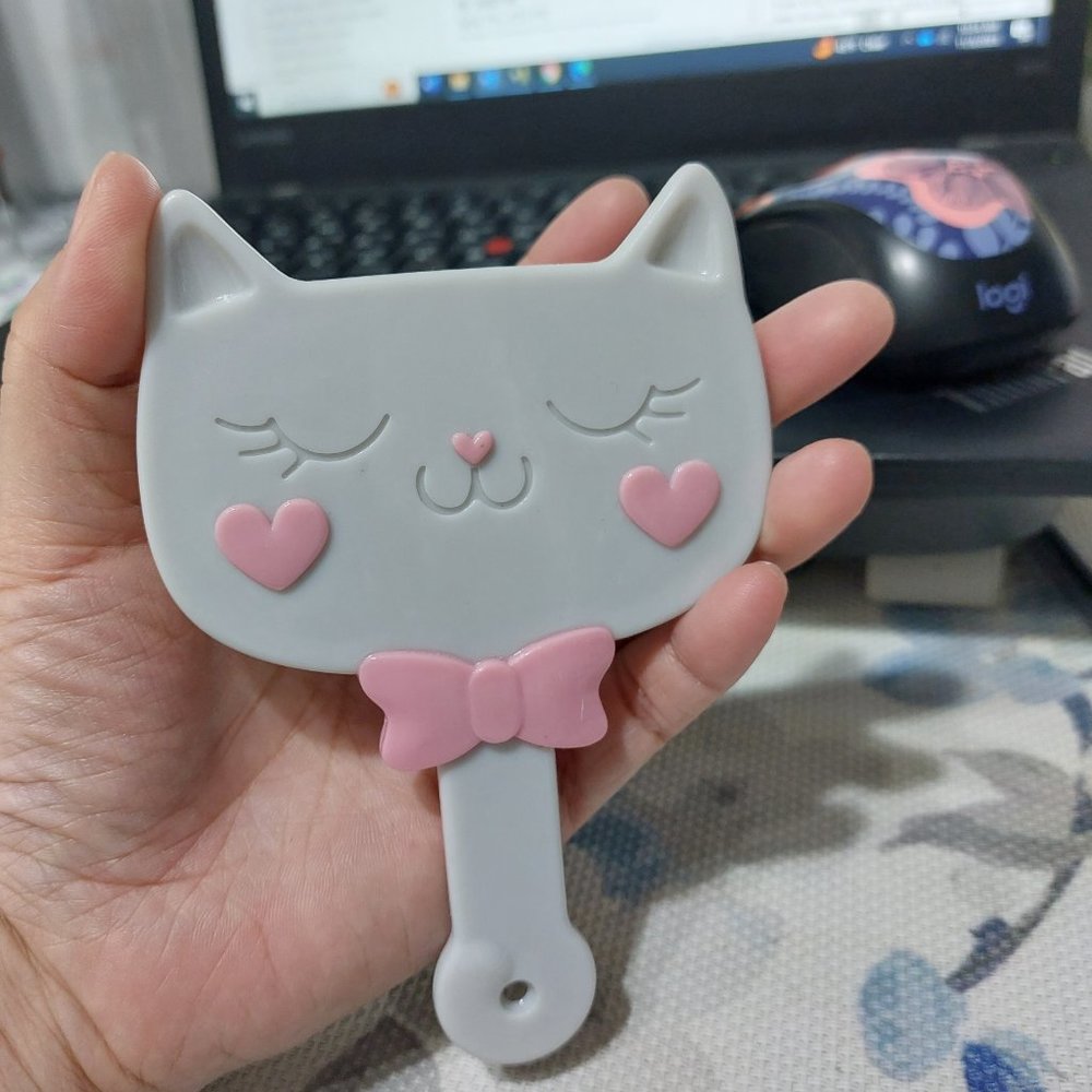 Super Cute Mini Handheld Mirror Hook it Up Cat Shape